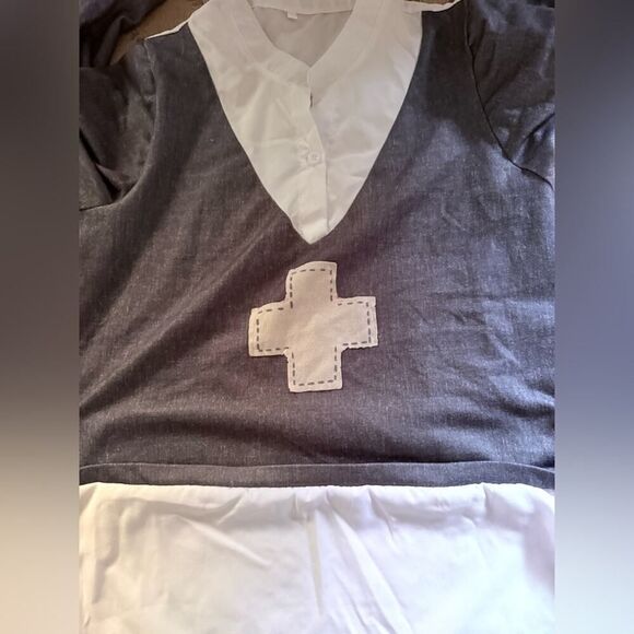 White long sleeved tunic with faux gray V neck overlay with cross NWOT L - Picture 4 of 11